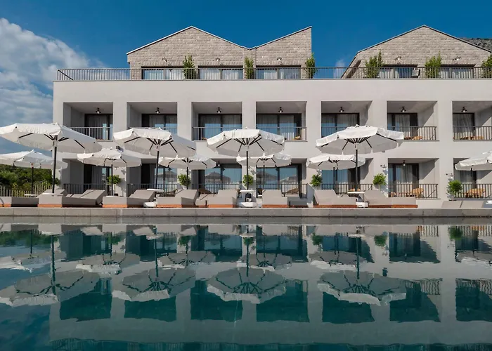 Vivid Blue Serenity Resort (Adults Only)