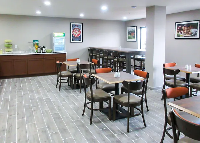 Quality Inn & Suites Hammond Near I-8090