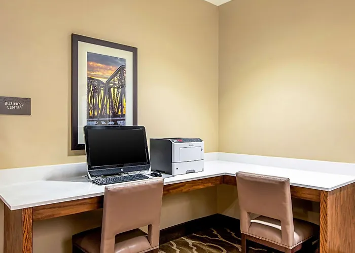 Comfort Inn & Suites Pine Bluff