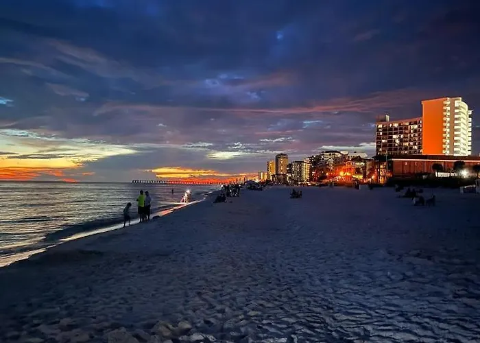 Desirable Pet Friendly Resort, 3 Minute Walk To The Beach, Beachside Pool & Restaurant Message For Snow Bird Rates