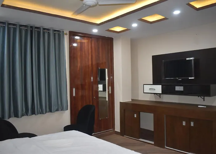 Hotel Violett Doors