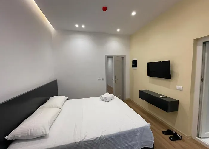 Ladi Rooms