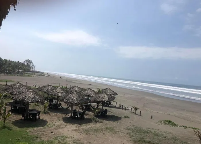 Sambo Mambo Beach Hotel