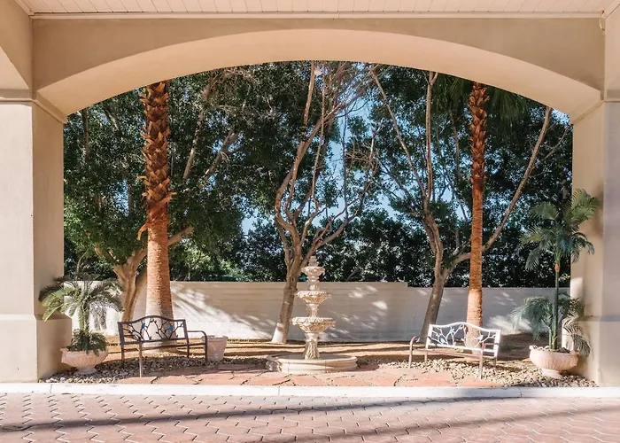 L3 Oasis Hotel