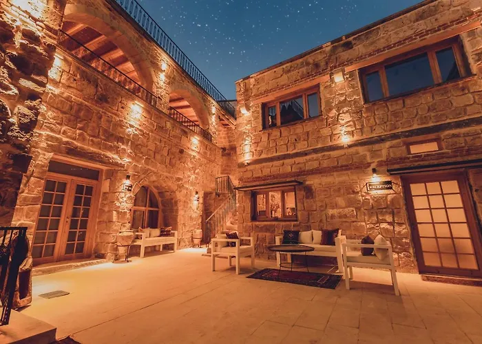 Pinhan Cave Suites