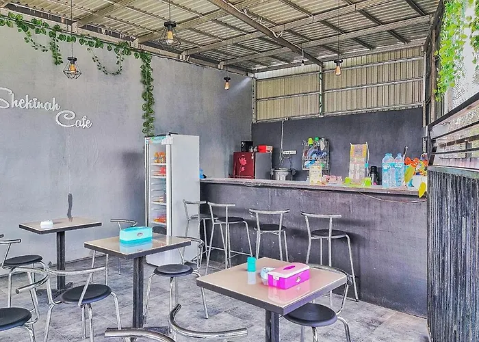 Shekinah Homestay & Cafe Waikabubak Redpartner