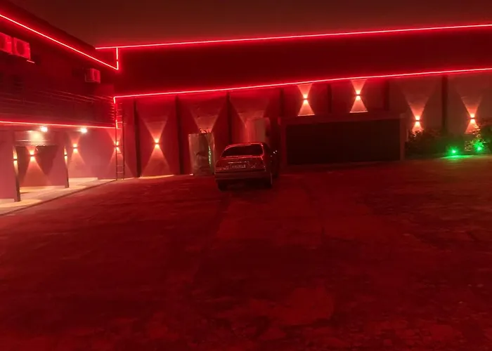Up Motel
