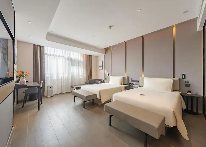 Atour Hotel Kunshan Baoyu Plaza North Changjiang Road