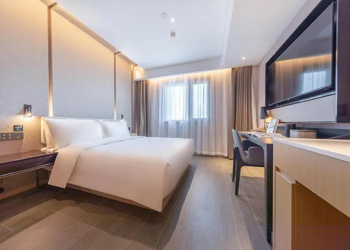 Atour Hotel Anqing Wuyue Plaza