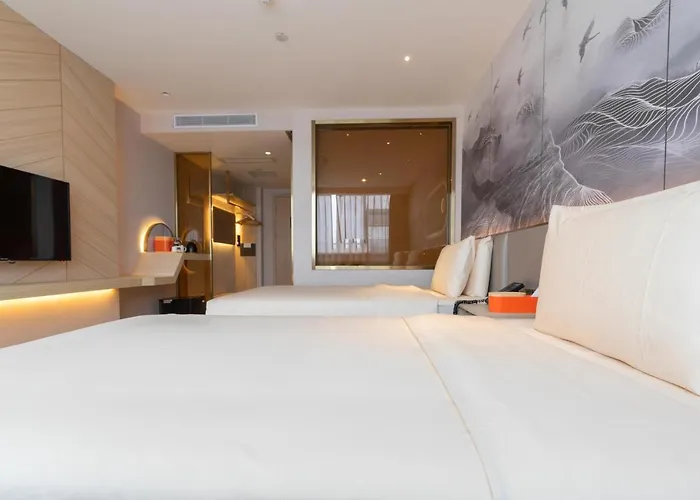 Atour X Hotel Shenzhen Longhua Dalang Commercial Center