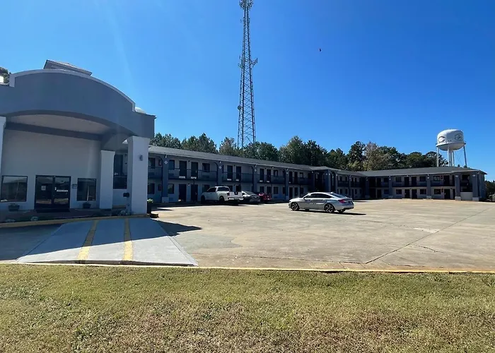 Garden Inn & Suites
