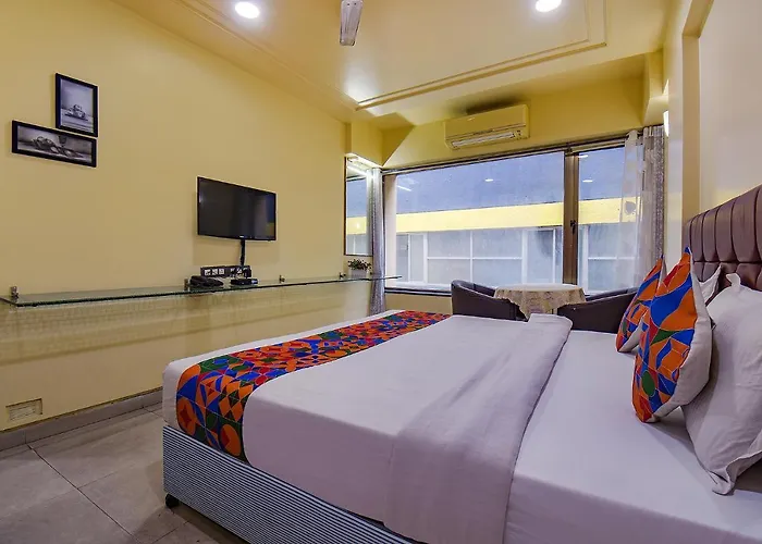 Fabhotel Sr Wakad - Nr Mall Of Millenium