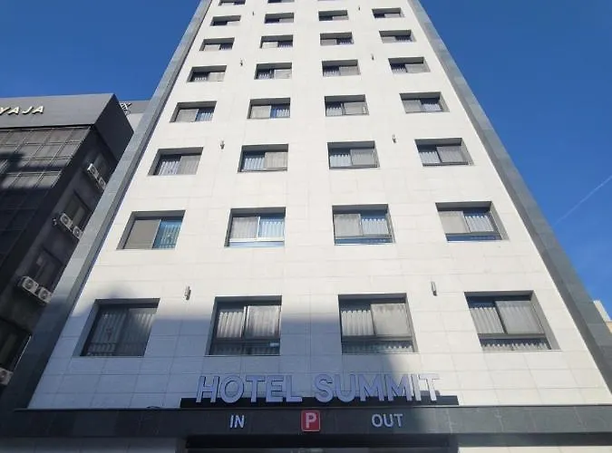 Hotel Summit