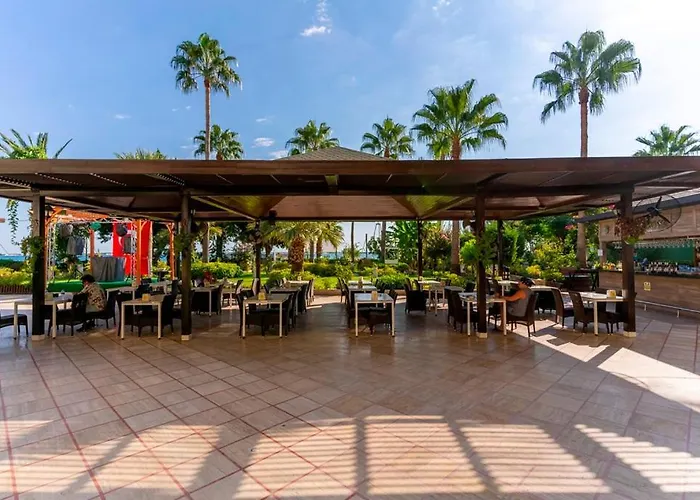 L'Ancora Beach Hotel