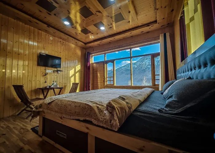 The Alpinist Cafe And Retreat