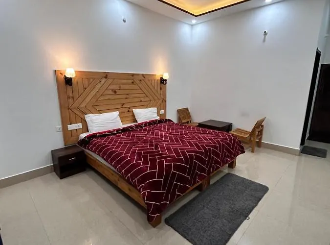 Hotel Himalayan Foxhole