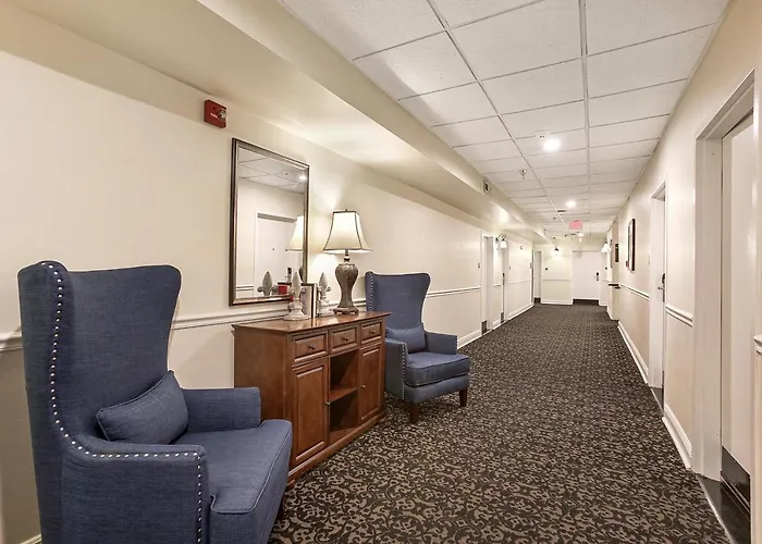 St Charles Inn, Superior Hotel