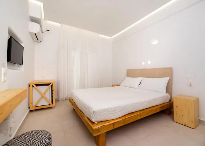 Hotel Thira