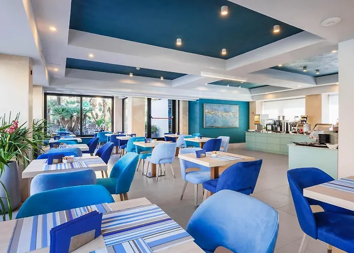 Fly Deco Hotel