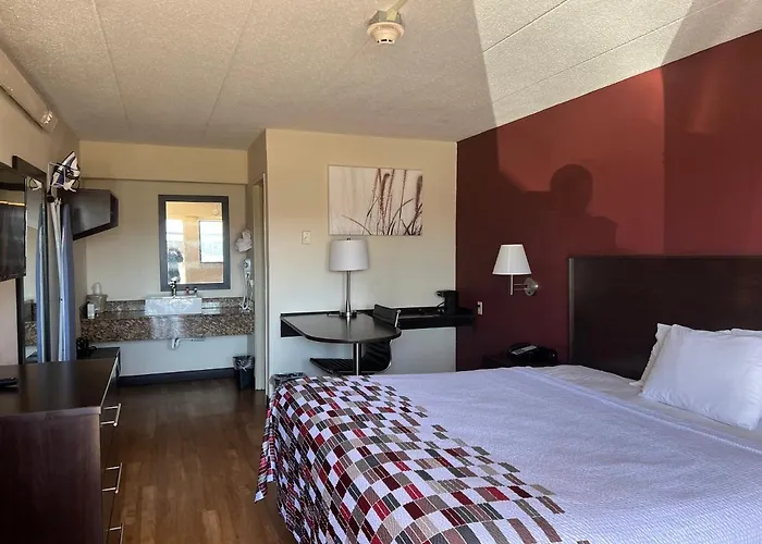 Baymont By Wyndham Holland - Toledo