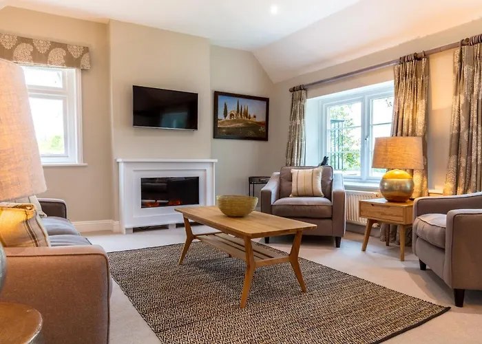 Cowdray Lodge B&B Rooms