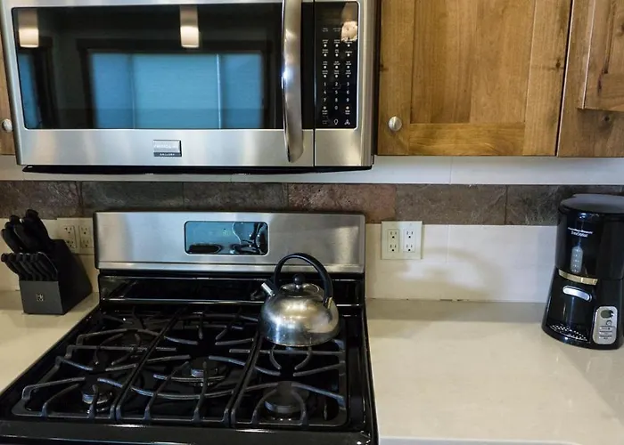 2Br 2Ba- Overwhelming Charm, Overlooking The Village