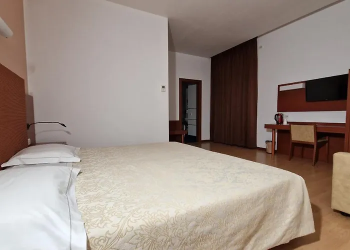 Bella Italia Palace Hotel