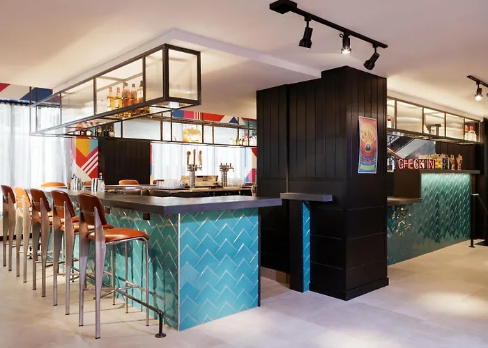 Moxy Richmond Downtown