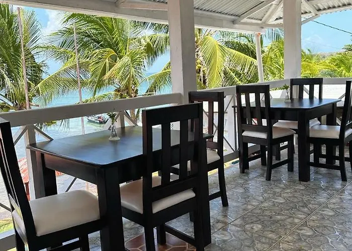 Los Delfines Hotel & Dive Center
