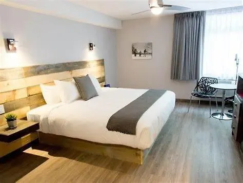 Hotel Far Hills