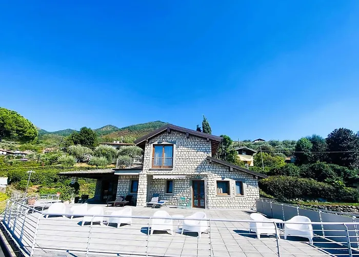 Vela di Soleville camere vista lago con ristorante e pizzeria