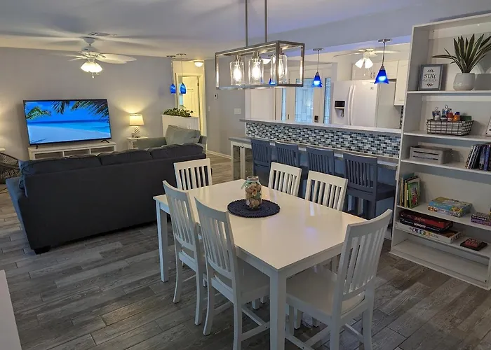 Blue Flamingo - Pool, Sunsets, Dock, Lift, Direct Gulf Access!