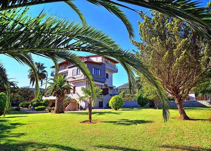 Villa Ilias