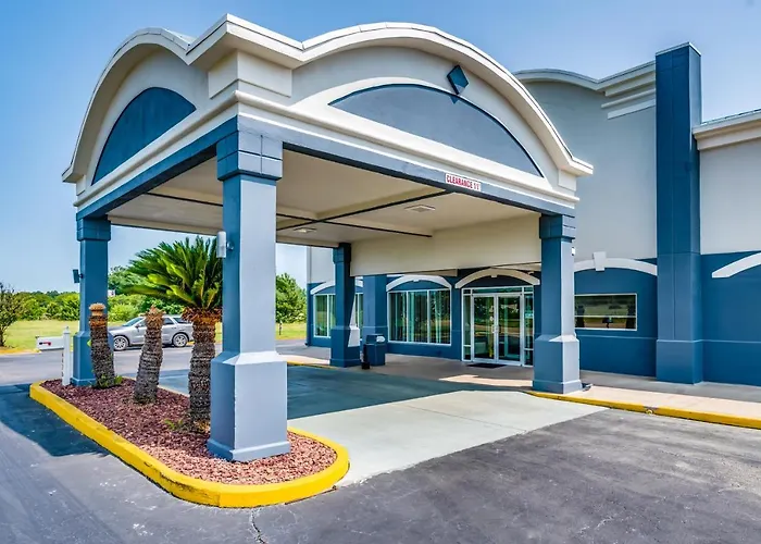 Days Inn By Wyndham Coliseum Montgomery Al