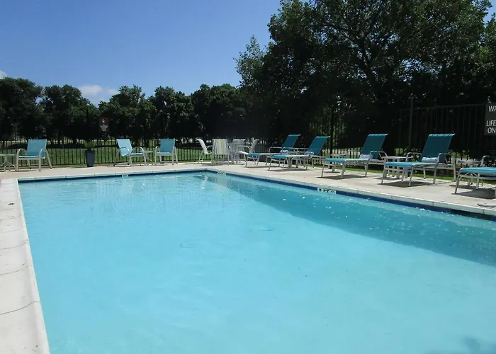 Reddy Hotel Bonham