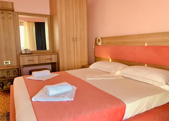 Hotel Odhisea Qeparo
