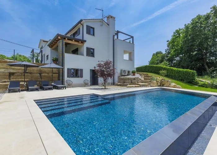 Holiday Home Rokvilla By Interhome