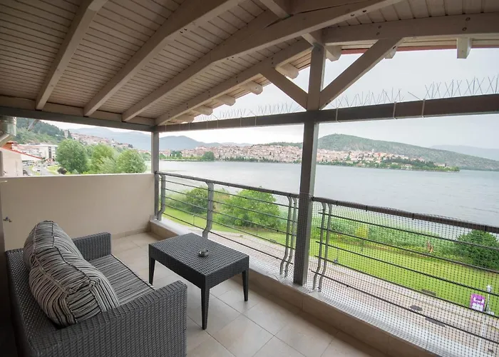 Paralimnio Suites