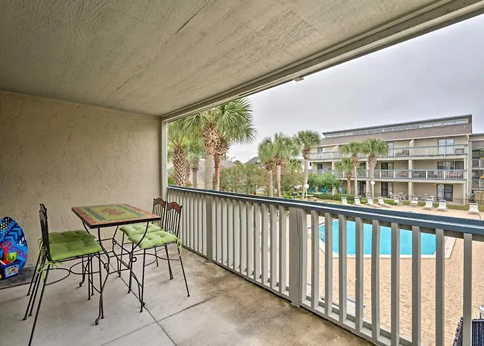 Convenient Pcb Condo W/ Pool Access: Walk To Beach