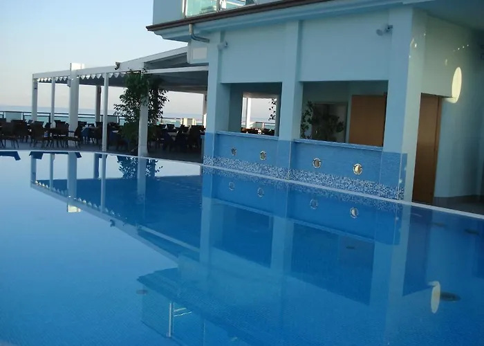 Miramare Palace Hotel