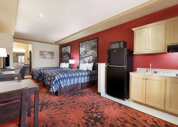 Super 8 By Wyndham Karnes City