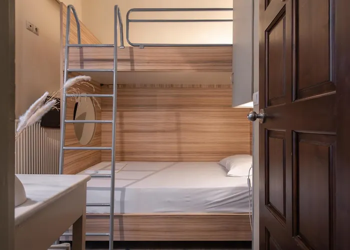 Yria Hotel