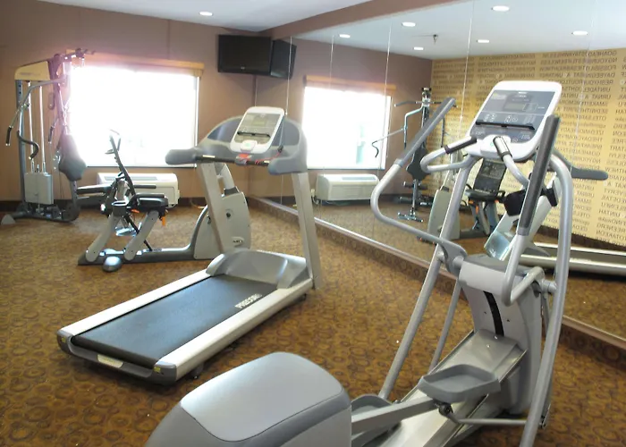 La Quinta Inn & Suites By Wyndham Indianapolis Downtown
