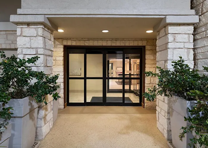 Holiday Inn Express & Suites Cedar Park