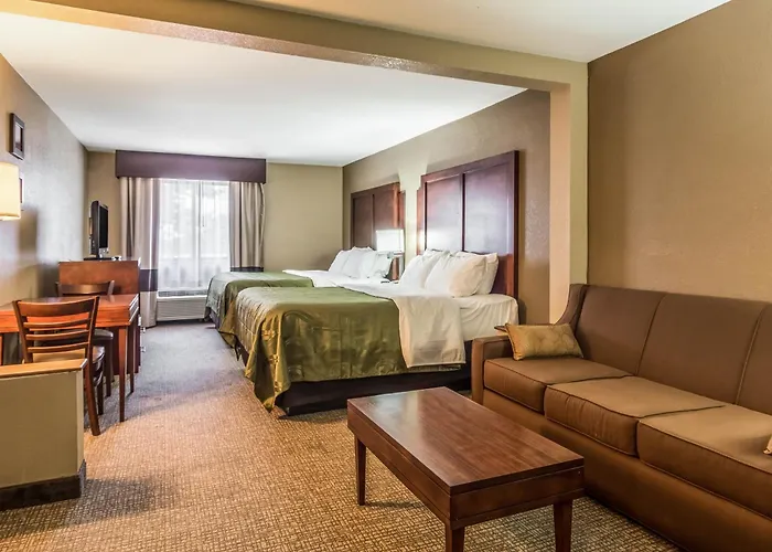 Quality Inn & Suites Salem Near I-57