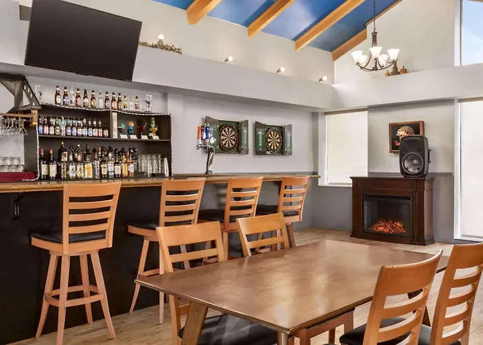 Days Inn & Suites By Wyndham Moncton