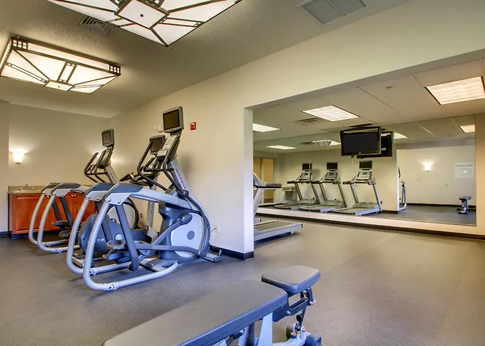 Holiday Inn Express Milwaukee N- Brown Deer/Mequon