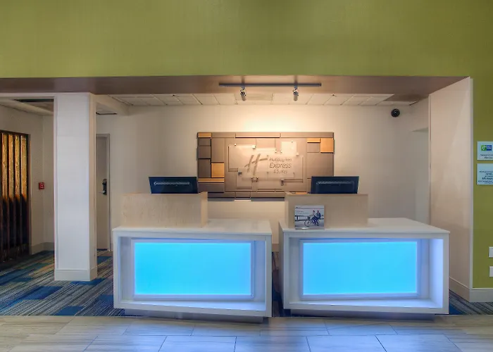 Holiday Inn Express & Suites Tempe By Ihg