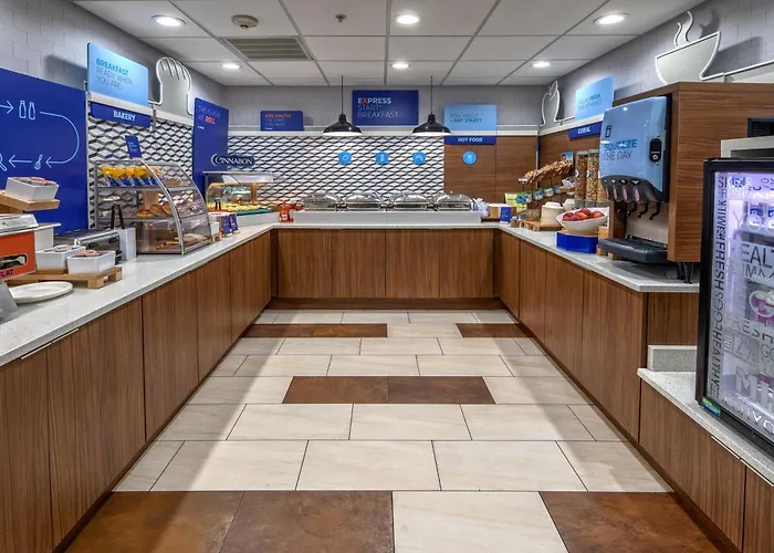 Holiday Inn Express & Suites Crossville By Ihg