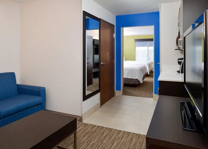 Holiday Inn Express & Suites Pueblo By Ihg